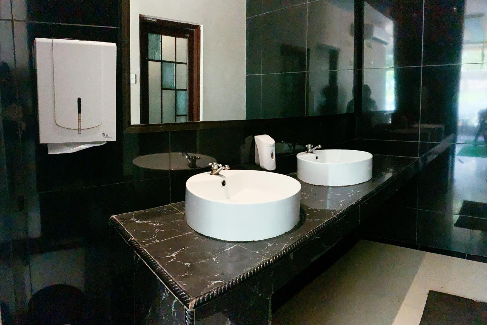 Os Hotel Batu Aji Batam Eksteriør billede